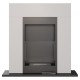Whiskey en kamin med traditionell design